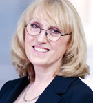 Andrée De Serres reçoit le prix Excellence et Leadership en immobilier de CREW Mtl