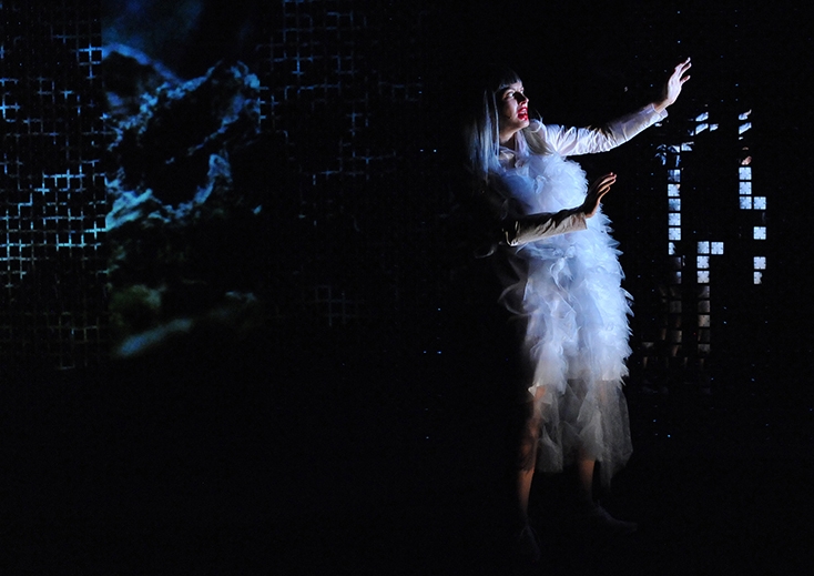 Ying Gao signe les costumes de la pièce Peepshow présentée à l&rsquo;Espace Go