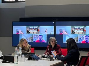 Décortiquer les phases de la gestion d’un grand projet binational avec la professeure Monique Aubry et ses collaborateurs