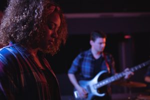 Joëlle Bissonnette publie un rapport sur l’entrepreneuriat dans l’industrie musicale des communautés francophones en situation minoritaire du Canada