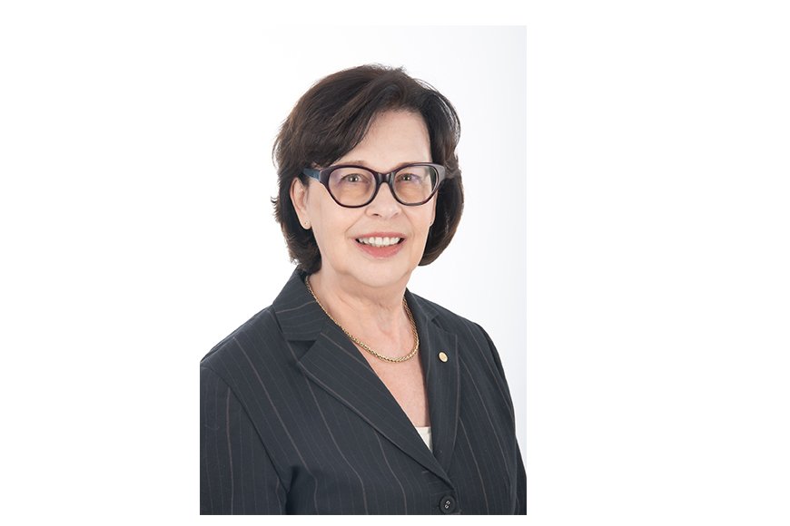 40 ans du MBA : Portrait de Francine Allaire, spécialiste en implémentation et sous-traitance de contrat, Outsourcing – Global Workshare (retraitée), Pratt & Whitney Canada