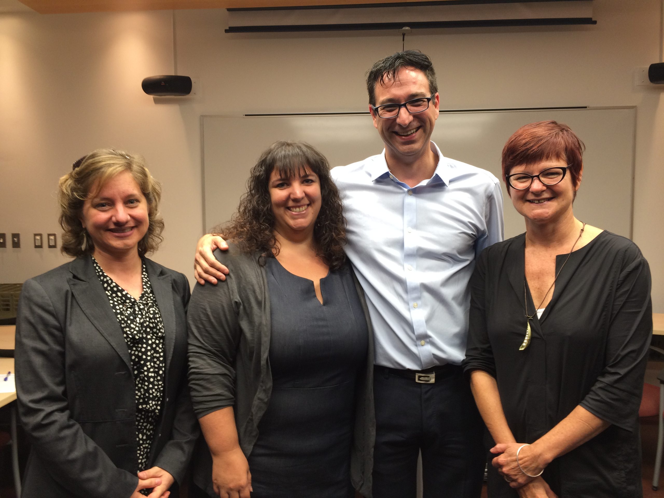 Félicitations aux premiers maîtres en administration diplômés du programme court en GESC