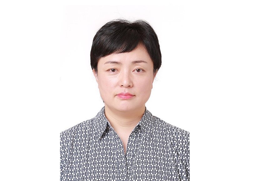 40 ans du MBA : Portrait de Yuhua Zhang, partenaire d&rsquo;affaires senior en ressources humaines, Novartis et Sandoz
